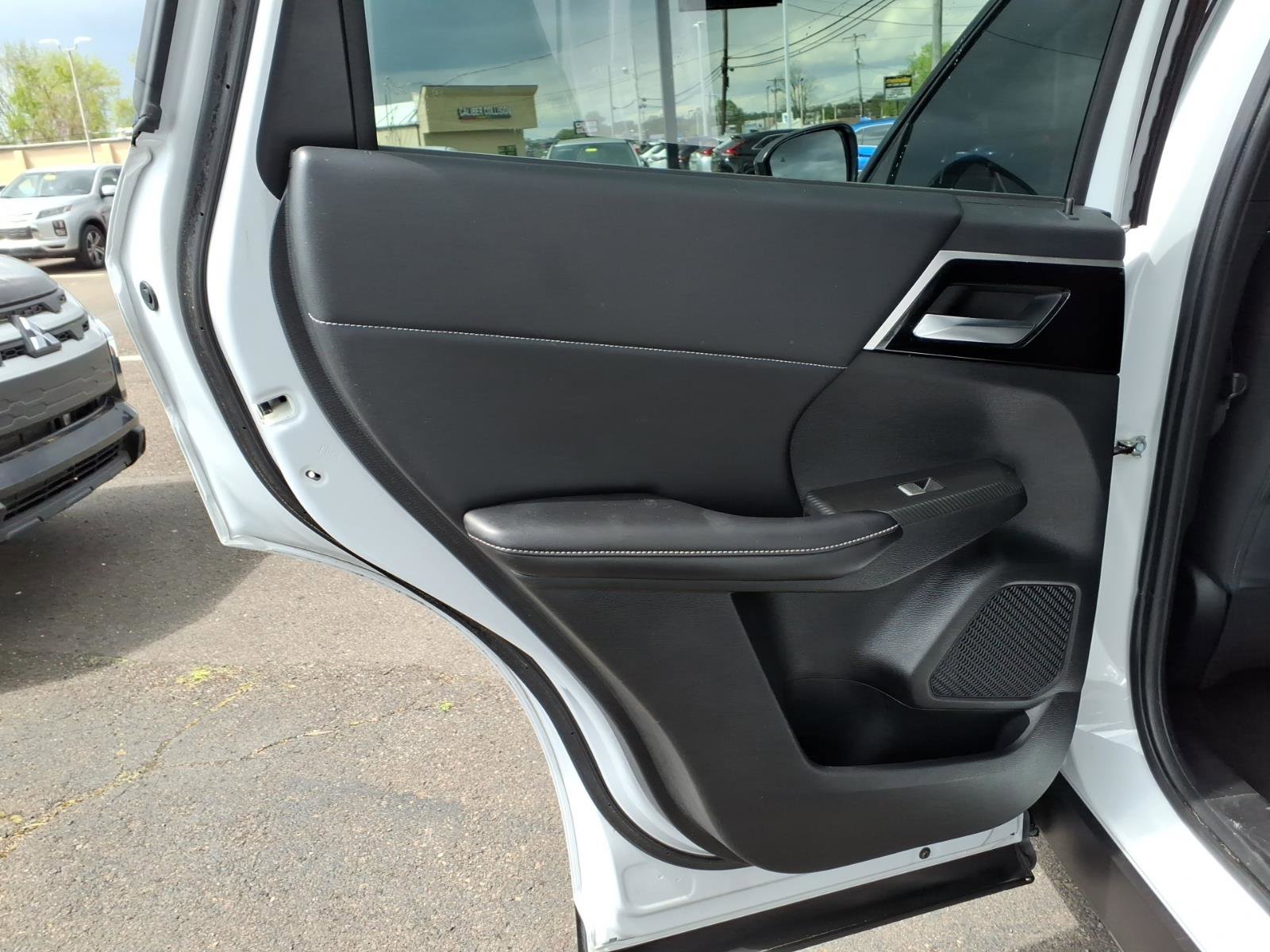 Used 2022 Mitsubishi Outlander SEL Black Edition image 12