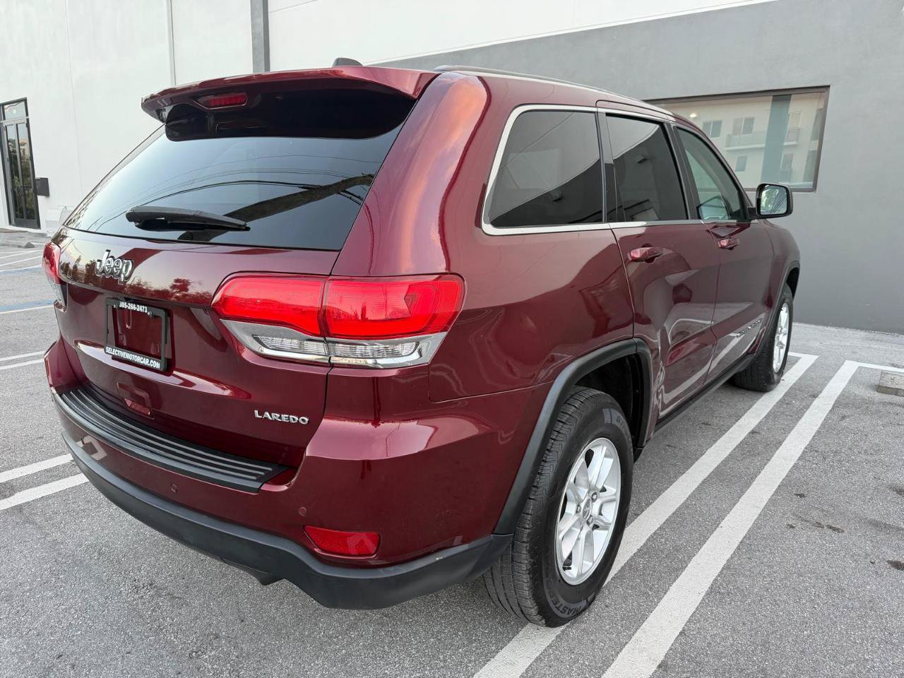 Used 2018 Jeep Grand Cherokee Laredo RWD image 6