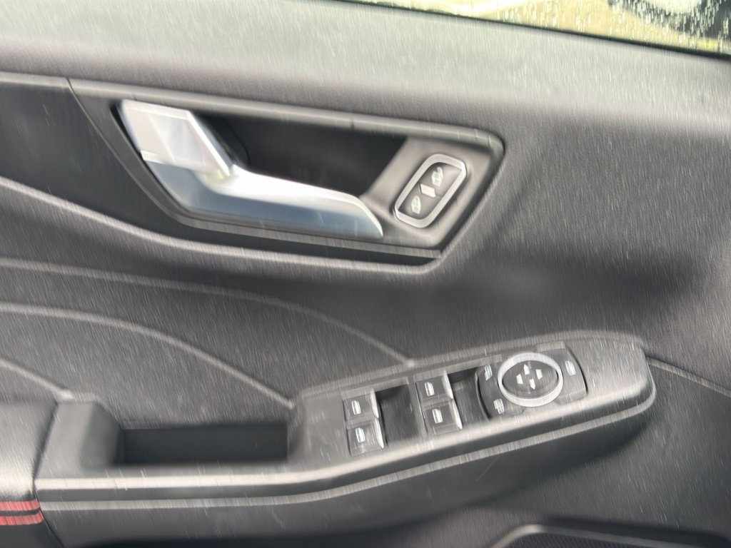 Used 2022 Ford Escape SEL w/ SEL Stealth AWD Package image 22
