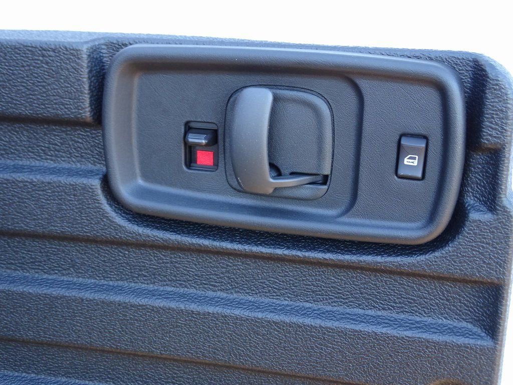 New 2025 Chevrolet Express 2500 Work Van w/ Driver Convenience Package image 9