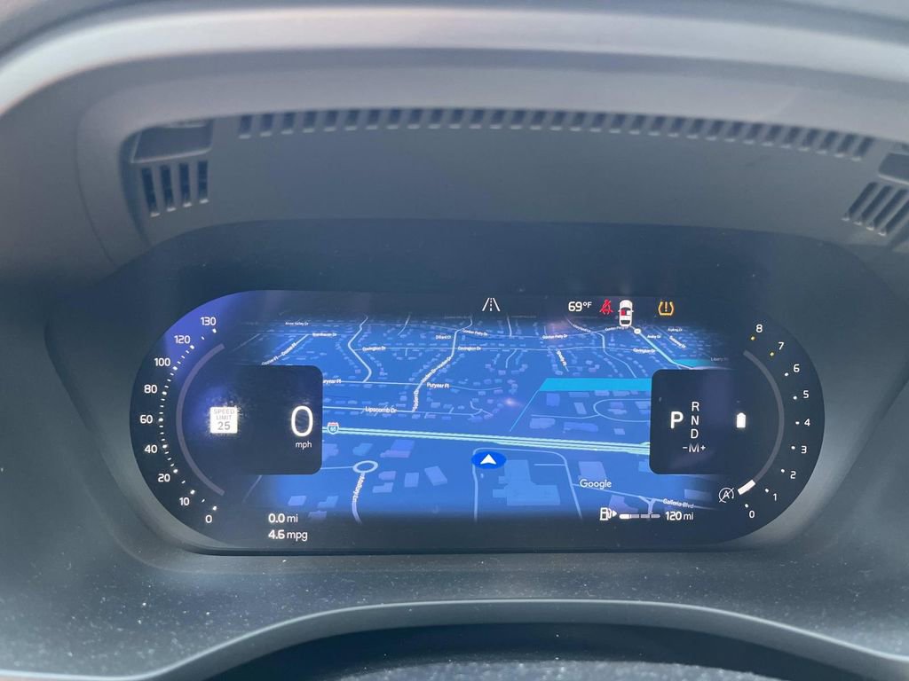 Certified 2023 Volvo XC60 B5 Plus AWD/4WD image 38