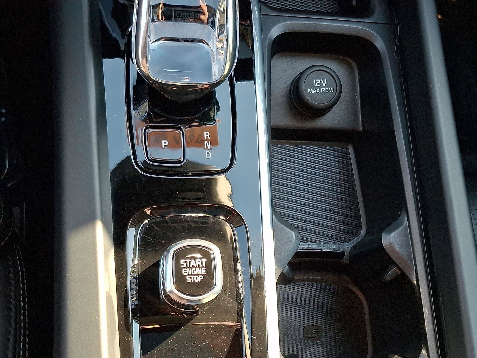 Certified 2025 Volvo V60 B5 Cross Country Ultra image 26