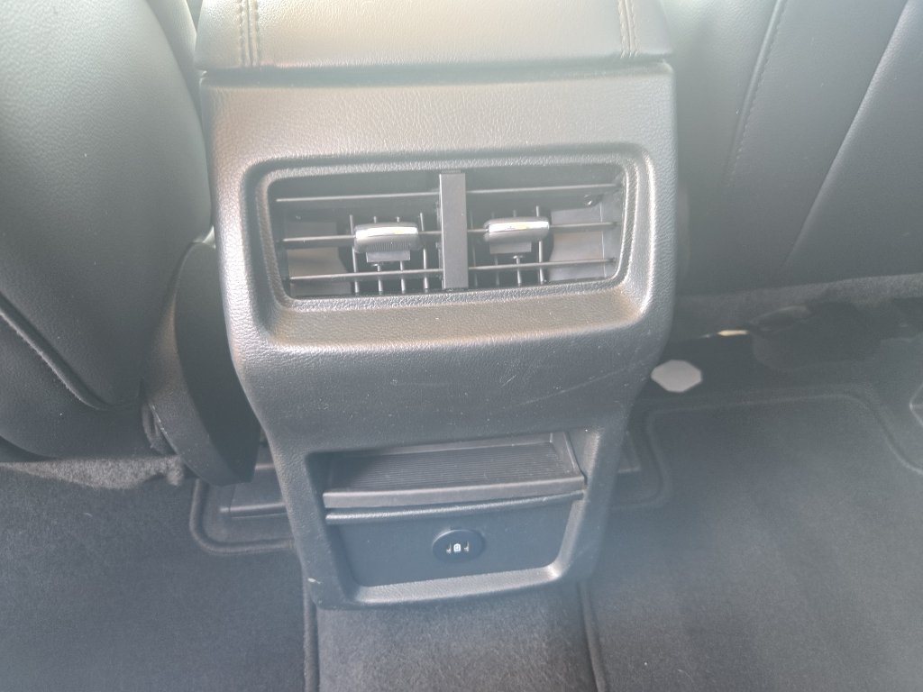 Used 2024 Ford Edge SEL AWD/4WD image 16