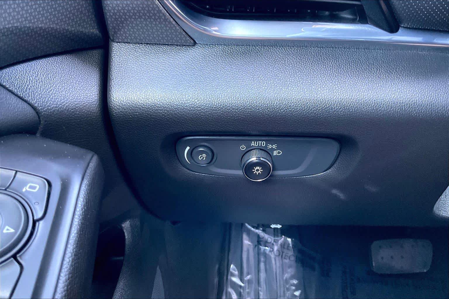 Certified 2023 Chevrolet Traverse Premier FWD image 33