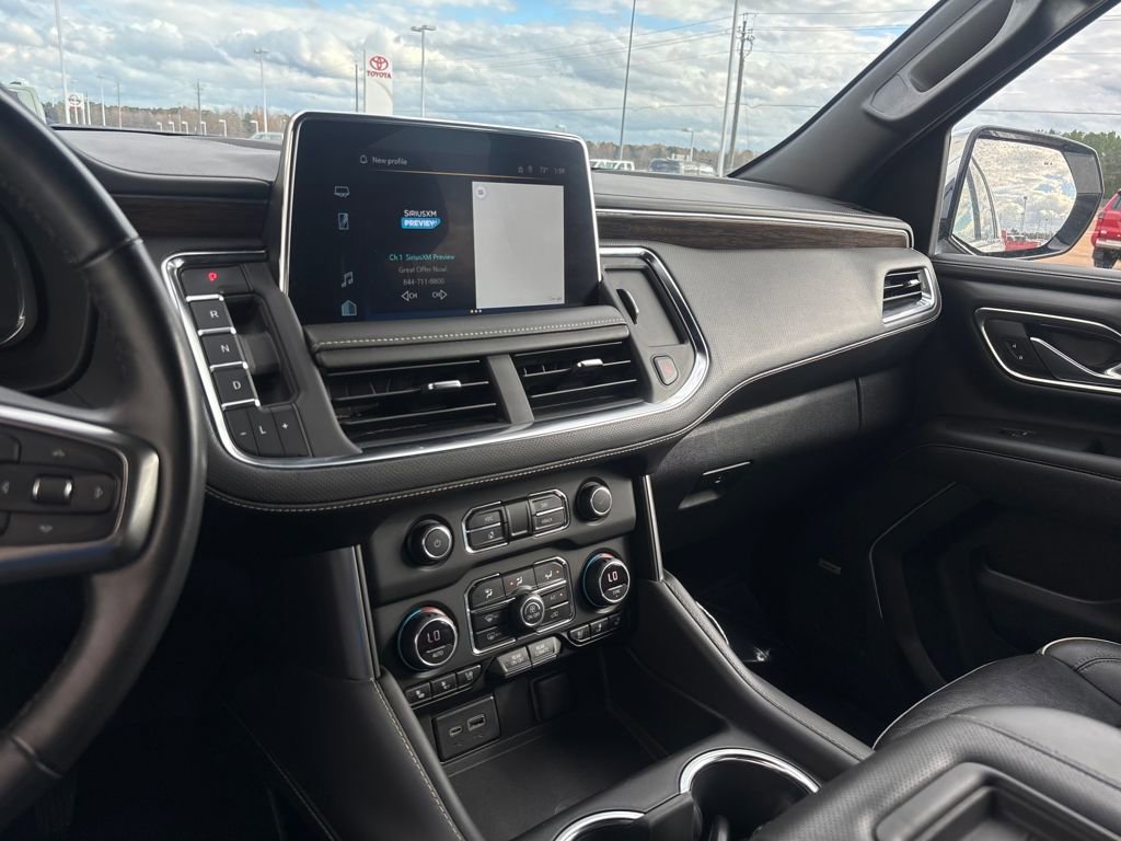Used 2023 Chevrolet Suburban Premier image 15