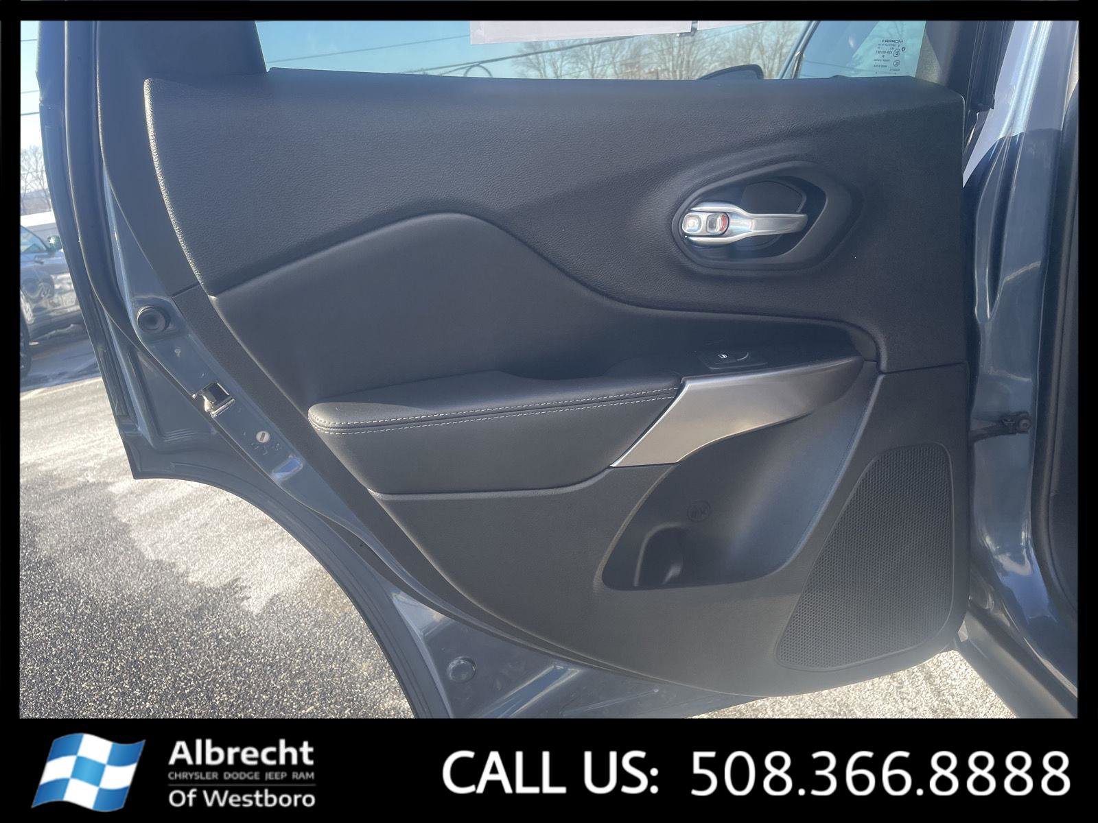 Used 2021 Jeep Cherokee Latitude Lux image 14