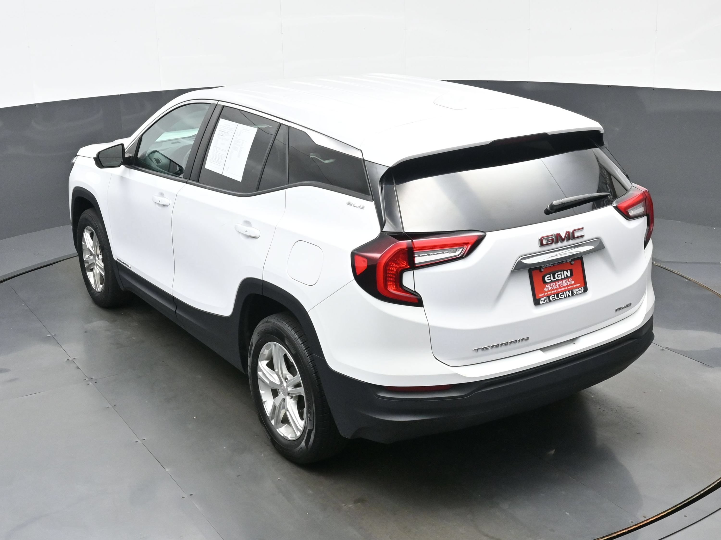 Used 2024 GMC Terrain SLE AWD/4WD image 34