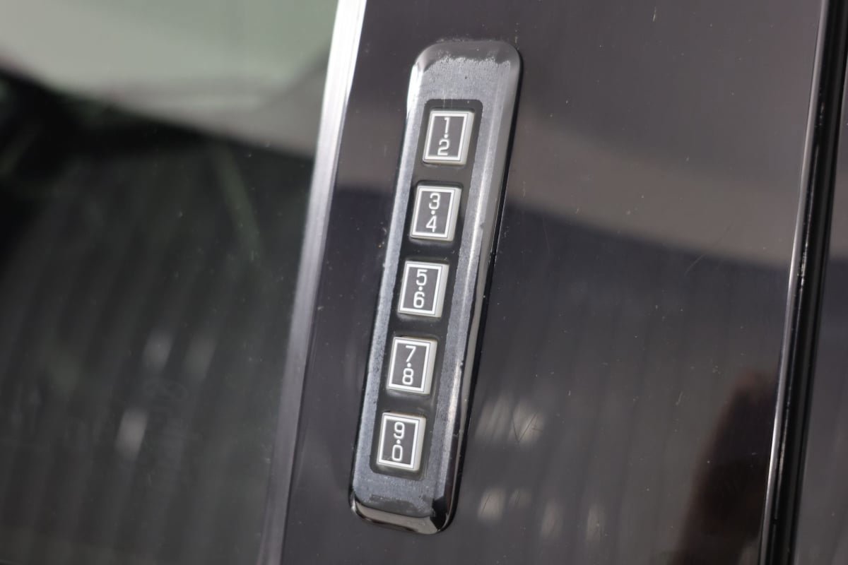 Used 2021 Ford F350 Platinum w/ Tremor Off-Road Package AWD/4WD image 52