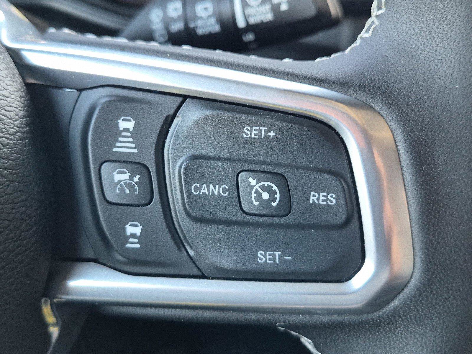 Certified 2025 Jeep Wrangler Unlimited Sahara w/ Safety Group AWD/4WD image 22
