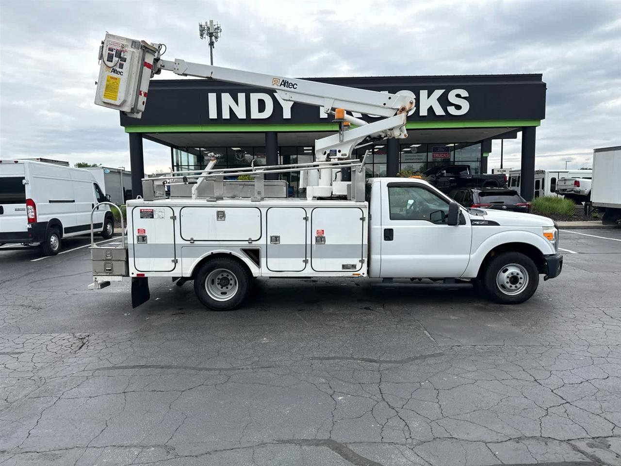 Used 2012 Ford F350 XL RWD image 1