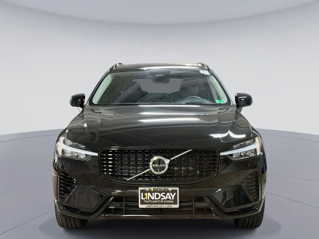 Used 2024 Volvo XC60 T8 Ultimate w/ Climate Package image 8