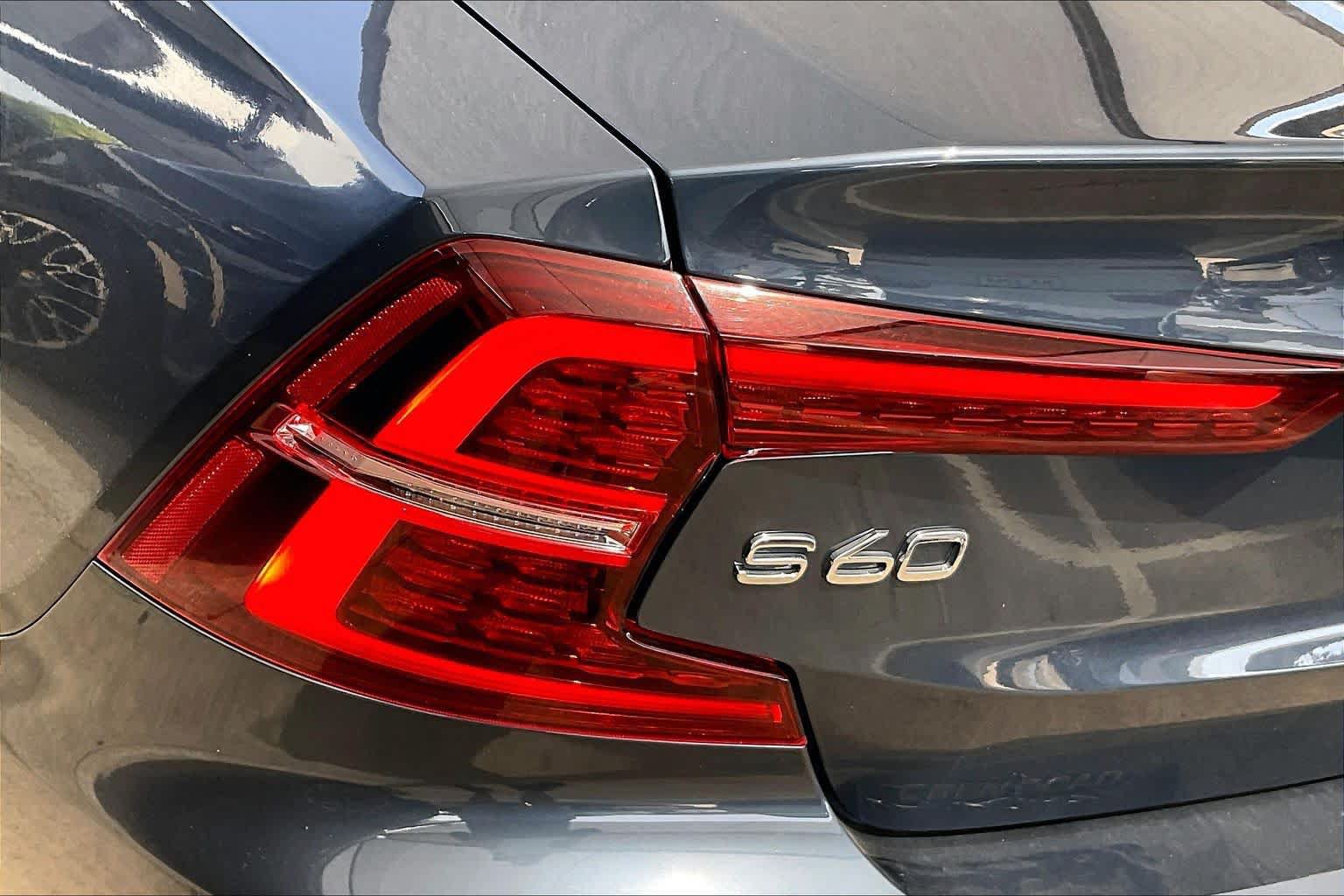 Used 2019 Volvo S60 T6 Momentum w/ Multimedia Package AWD/4WD image 29