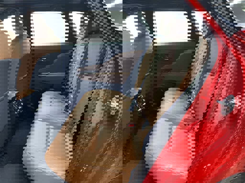 Used 2025 Toyota Crown Signia image 17