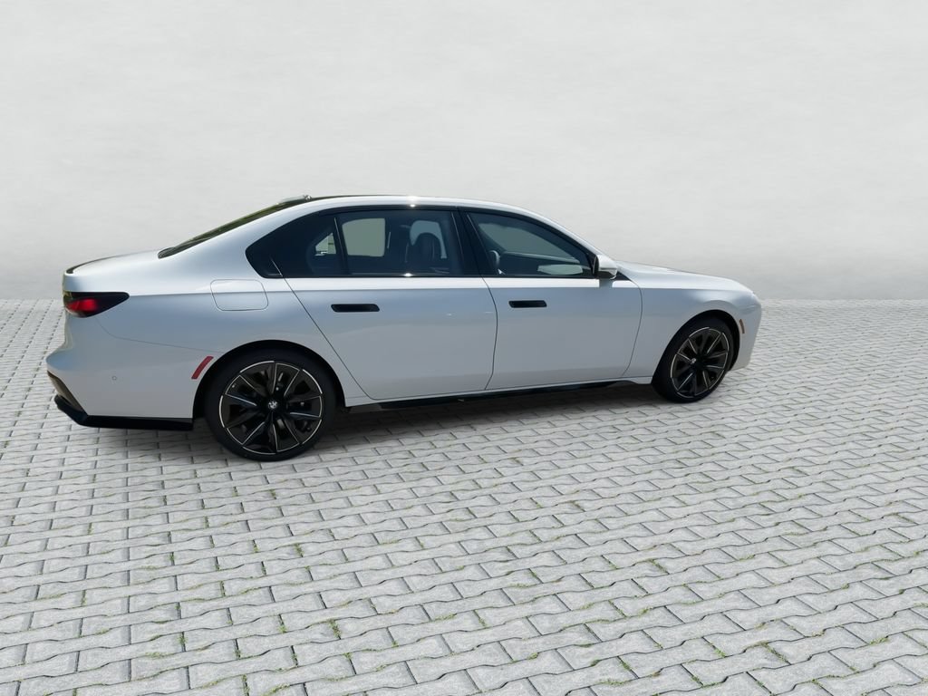 Used 2026 BMW 760i xDrive w/ Luxury Rear Seating Package AWD/4WD image 8