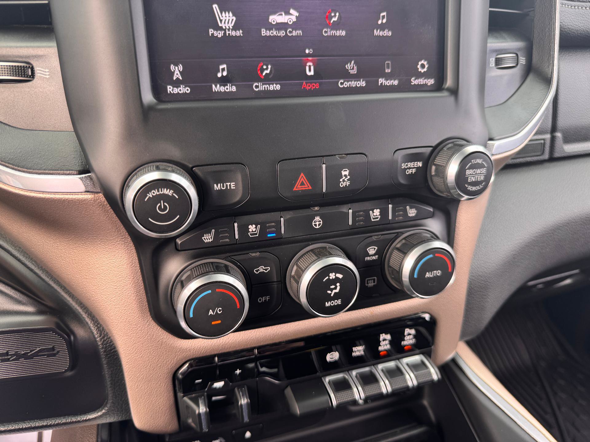 Used 2019 RAM 2500 Laramie AWD/4WD image 33
