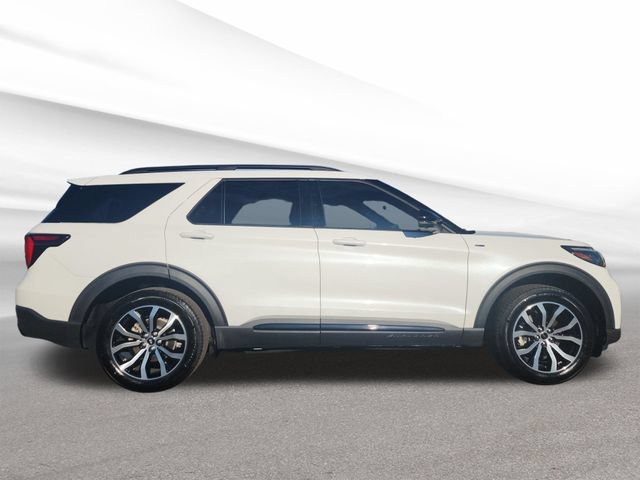 Used 2025 Ford Explorer ST-Line AWD/4WD image 6