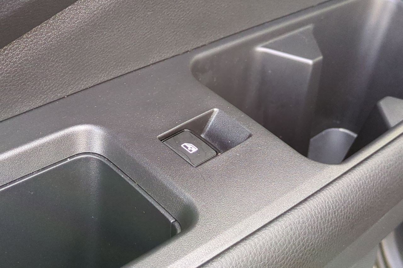 Certified 2023 Nissan Pathfinder SV FWD image 29