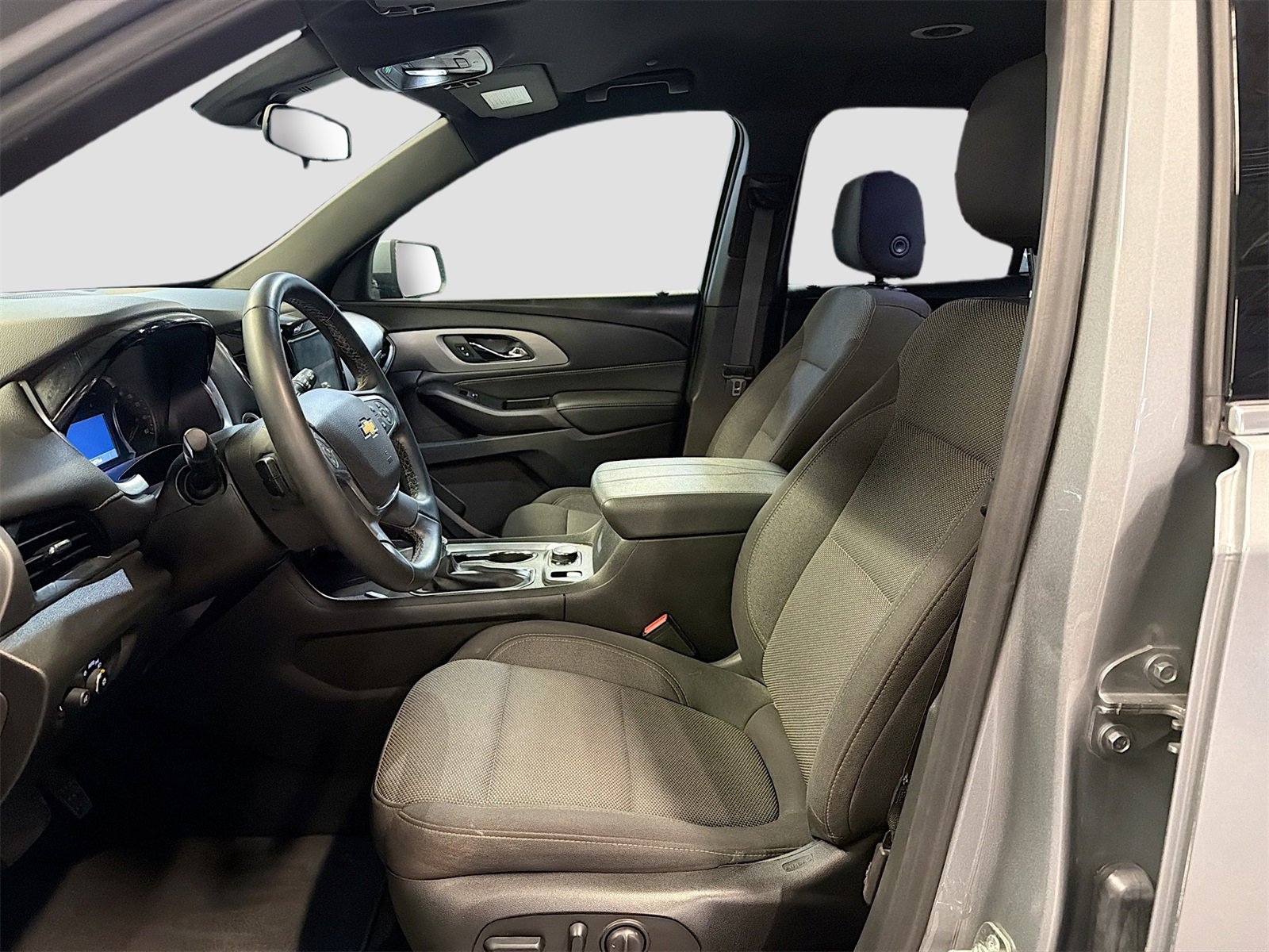 Used 2023 Chevrolet Traverse LT image 22