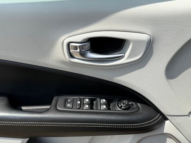 Used 2017 Jeep Compass Latitude w/ Popular Equipment Group image 16