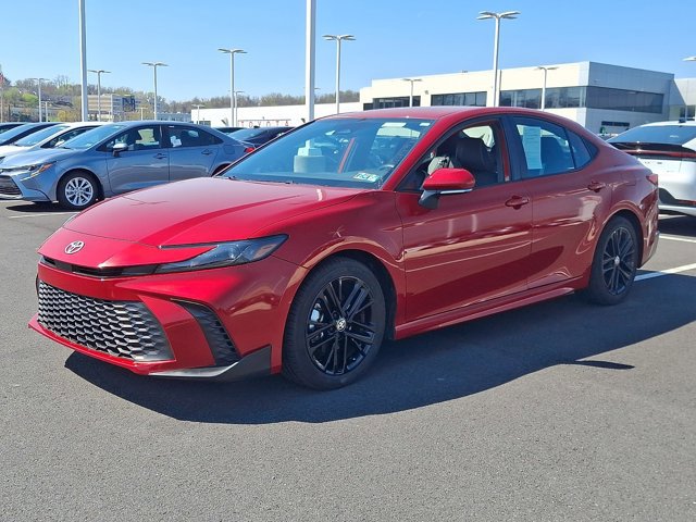 Certified 2025 Toyota Camry SE image 3