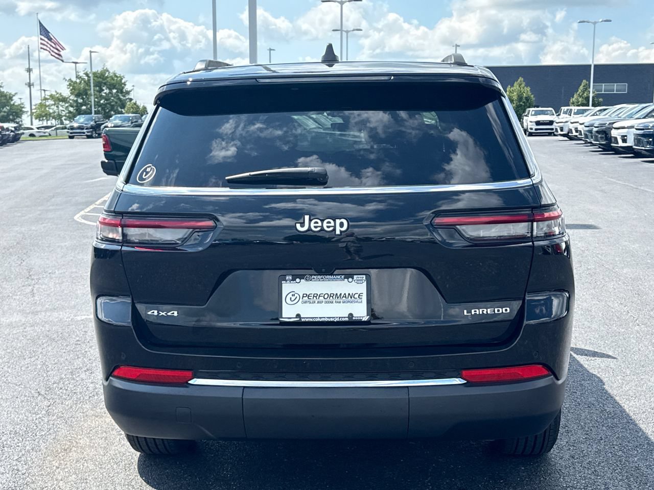 Used 2025 Jeep Grand Cherokee L Laredo AWD/4WD image 5