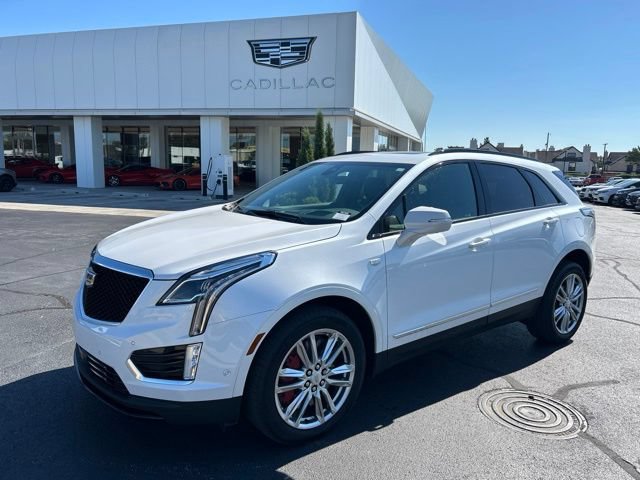 Certified 2024 Cadillac XT5 Sportv w/ Technology Package AWD/4WD image 2