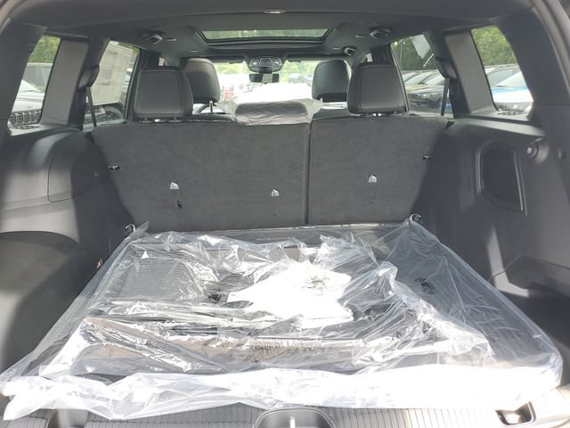 New 2026 Jeep Cherokee Overland w/ Trailer Tow Group AWD/4WD image 8