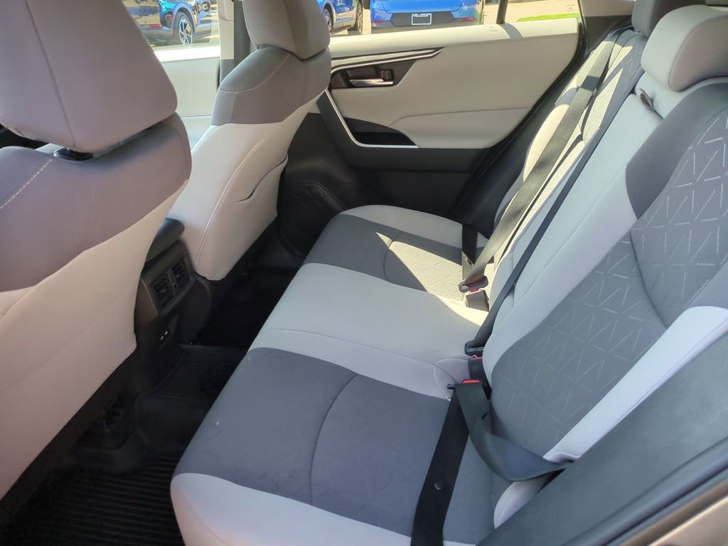 Used 2021 Toyota RAV4 XLE image 23