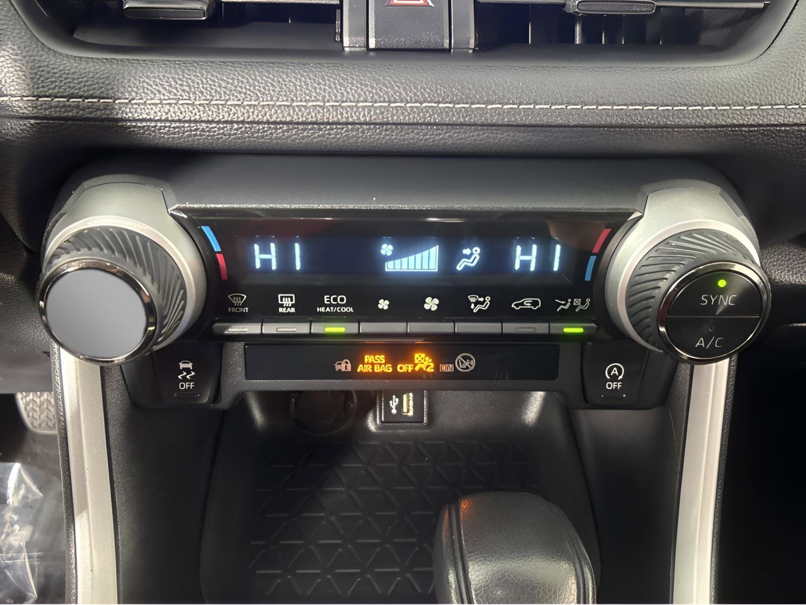 Used 2024 Toyota RAV4 XLE image 22