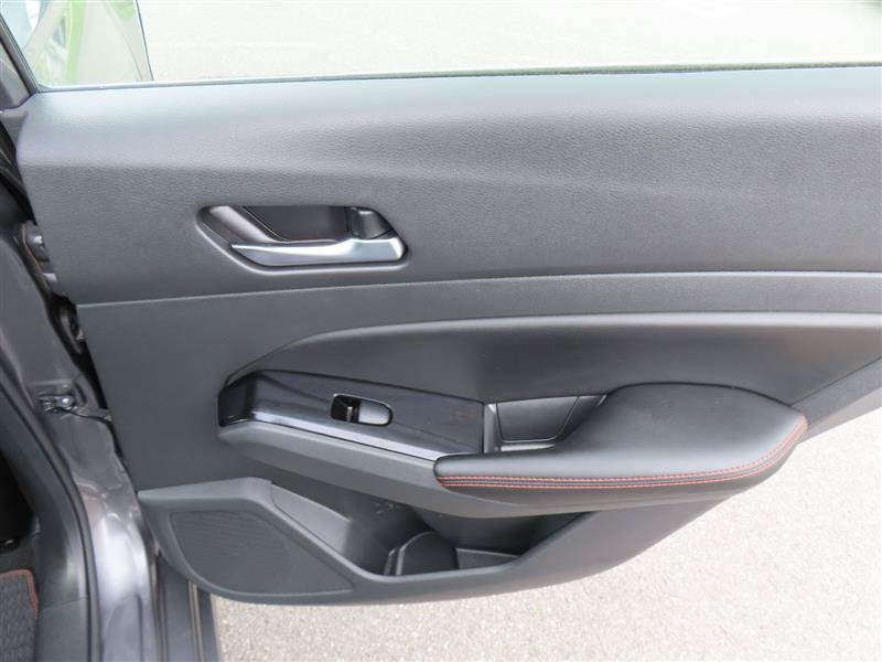 Used 2024 Nissan Altima 2.5 SR FWD image 32