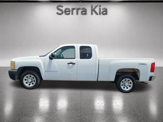 Used 2007 Chevrolet Silverado 1500 W/T w/ Fleet Convenience Package AWD/4WD image 2