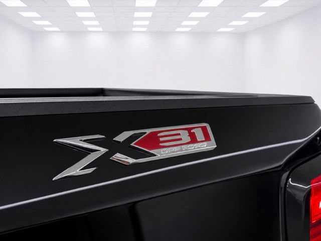 Used 2024 GMC Sierra 1500 Elevation w/ LPO, Elevation Black Package AWD/4WD image 16
