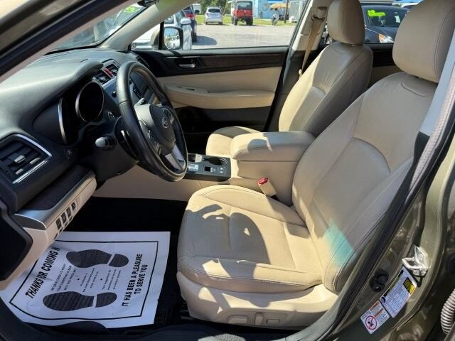 Used 2016 Subaru Outback 2.5i Limited AWD/4WD image 11