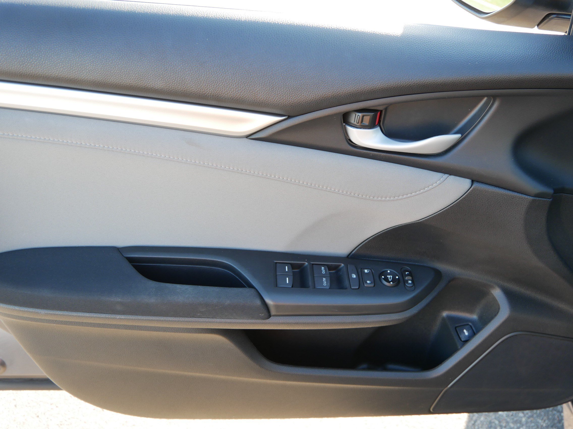 Used 2016 Honda Civic EX image 19