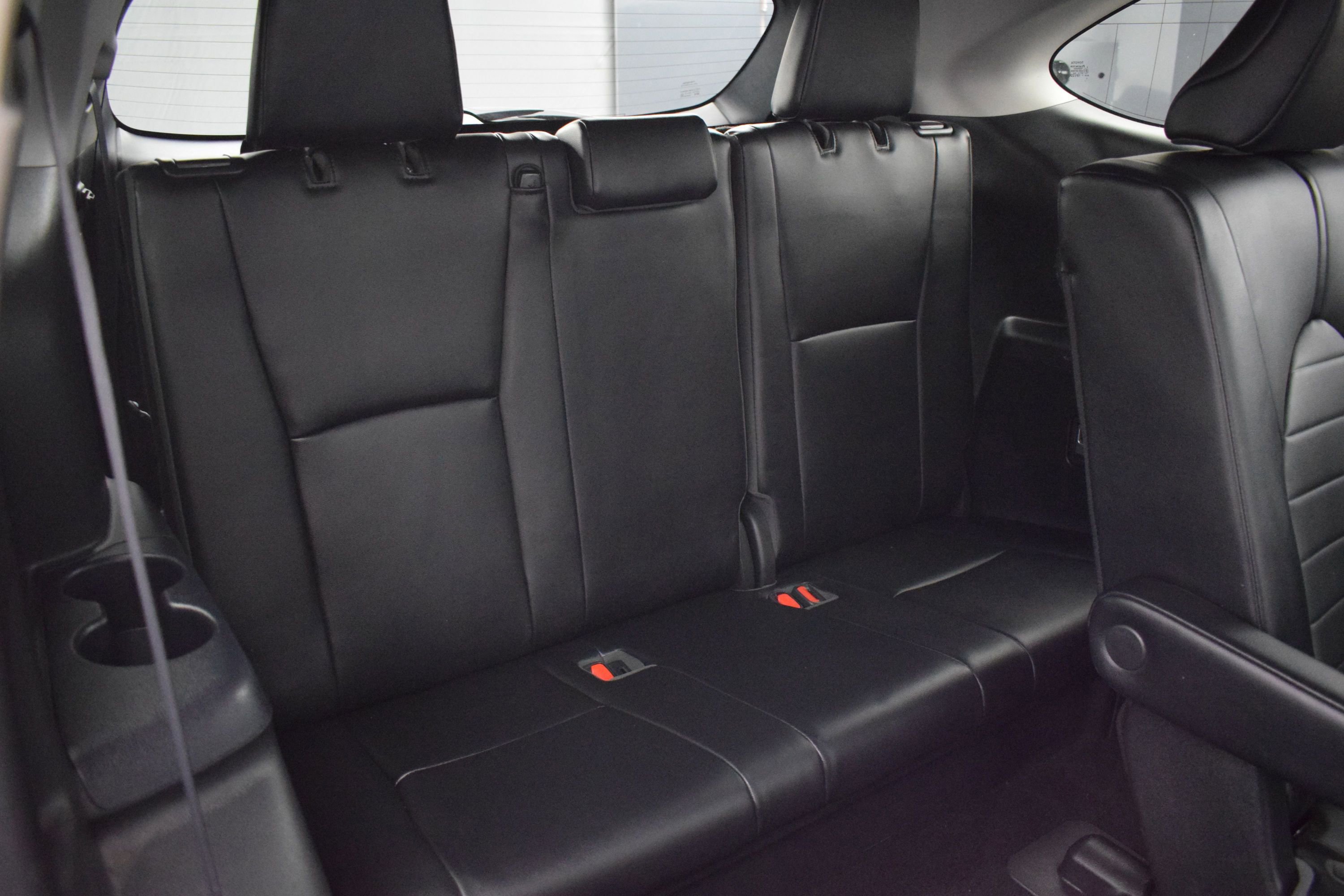 Used 2021 Toyota Highlander XLE AWD/4WD image 12