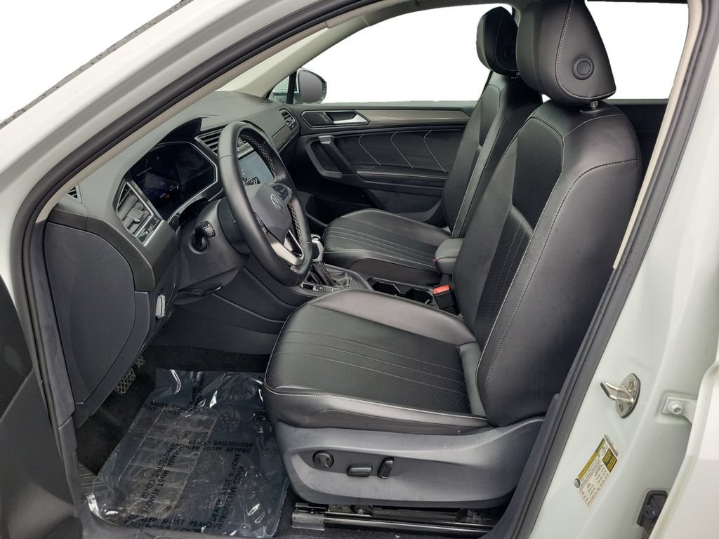 Used 2024 Volkswagen Tiguan SE FWD image 21