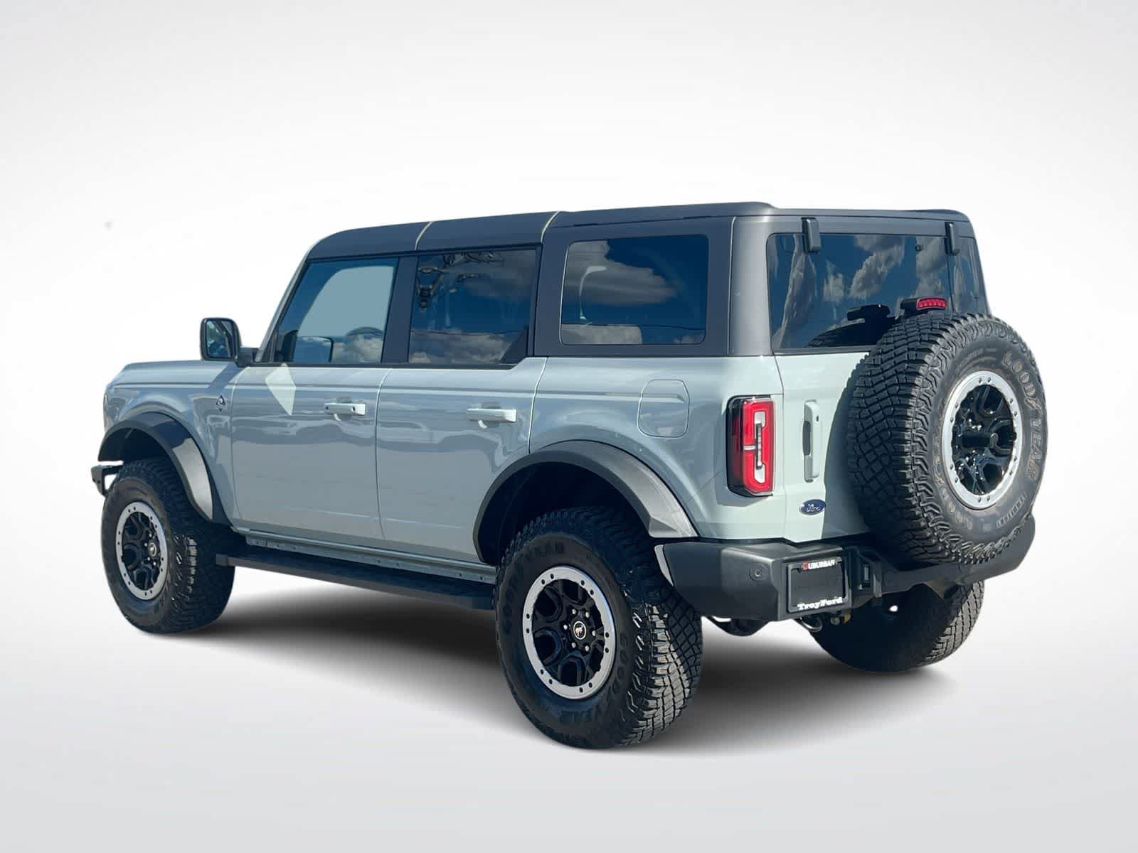 Used 2023 Ford Bronco Outer Banks w/ Sasquatch Package AWD/4WD image 6