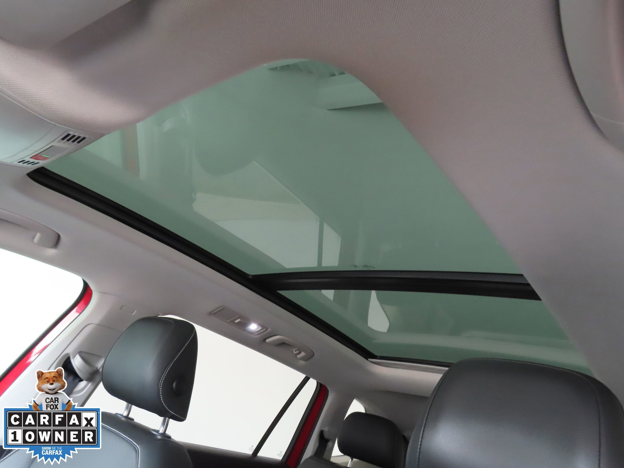 Used 2023 Volkswagen Tiguan SE w/ Panoramic Sunroof Package FWD image 22
