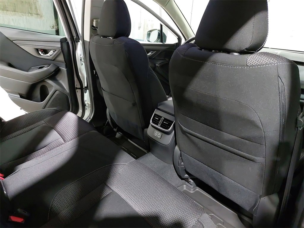 Used 2025 Subaru Outback Premium w/ Popular Package #1A image 11