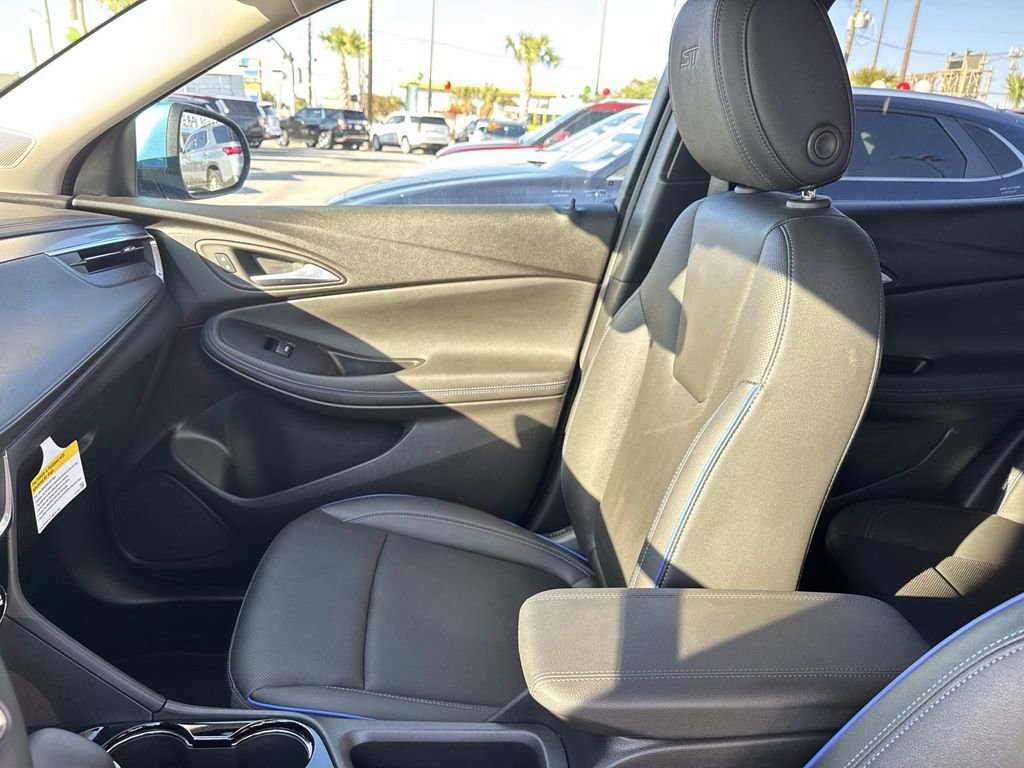 Certified 2025 Buick Encore GX Sport Touring image 16