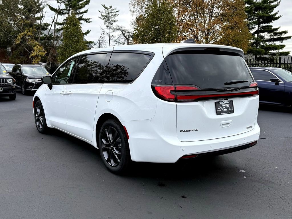 New 2026 Chrysler Pacifica Select image 5