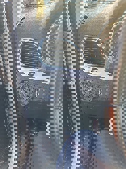 Used 2019 Dodge Journey SE w/ Connectivity Group image 17