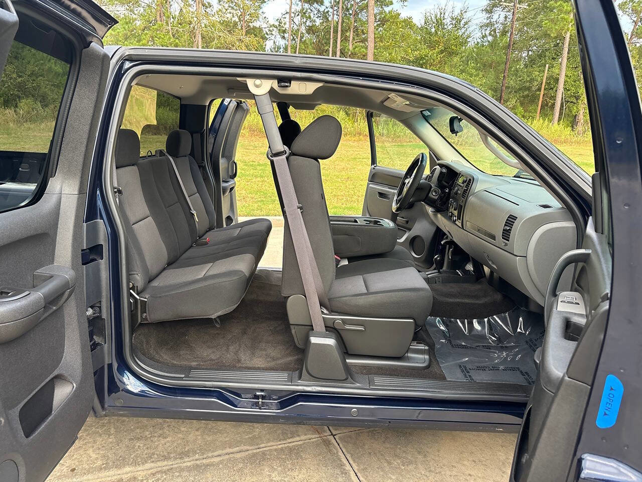 Used 2011 Chevrolet Silverado 1500 LS image 18