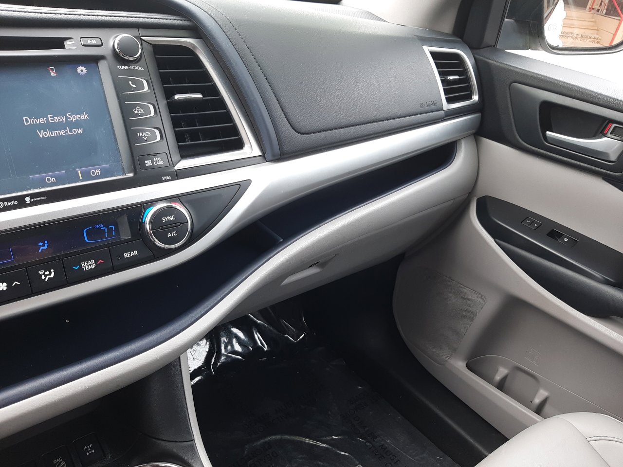 Used 2015 Toyota Highlander XLE image 15