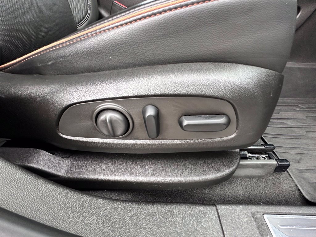Certified 2021 GMC Acadia AT4 w/ Technology Package AWD/4WD image 13