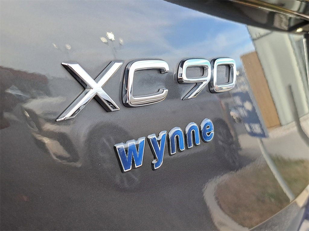 Used 2024 Volvo XC90 B5 Plus w/ Protection Package image 32