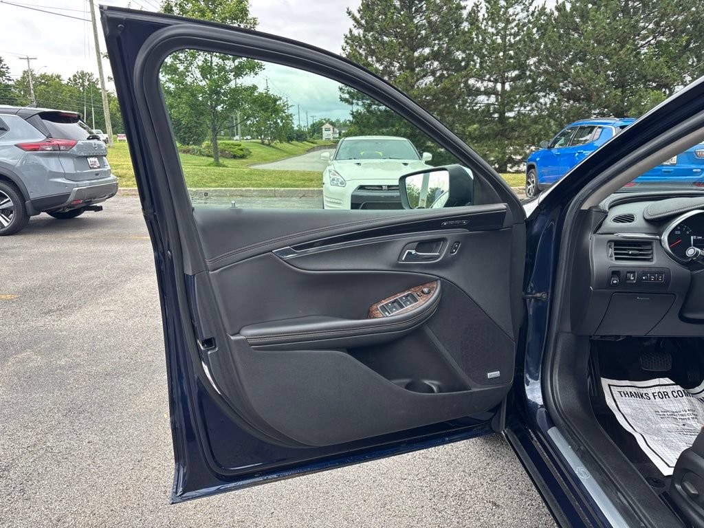 Used 2015 Chevrolet Impala LTZ FWD image 14