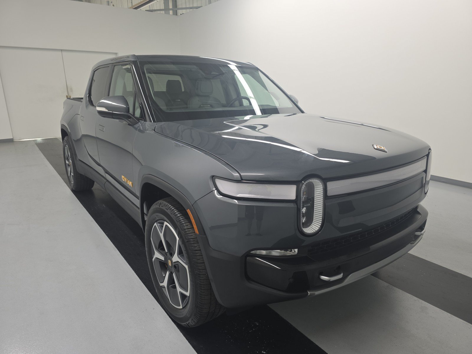 Used 2022 Rivian R1T Adventure AWD/4WD image 7