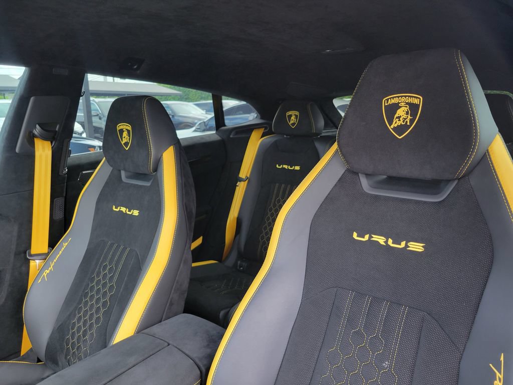 Used 2023 Lamborghini Urus Performante AWD/4WD image 21