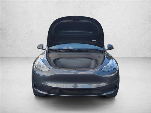 Used 2025 Tesla Model Y Long Range RWD image 3